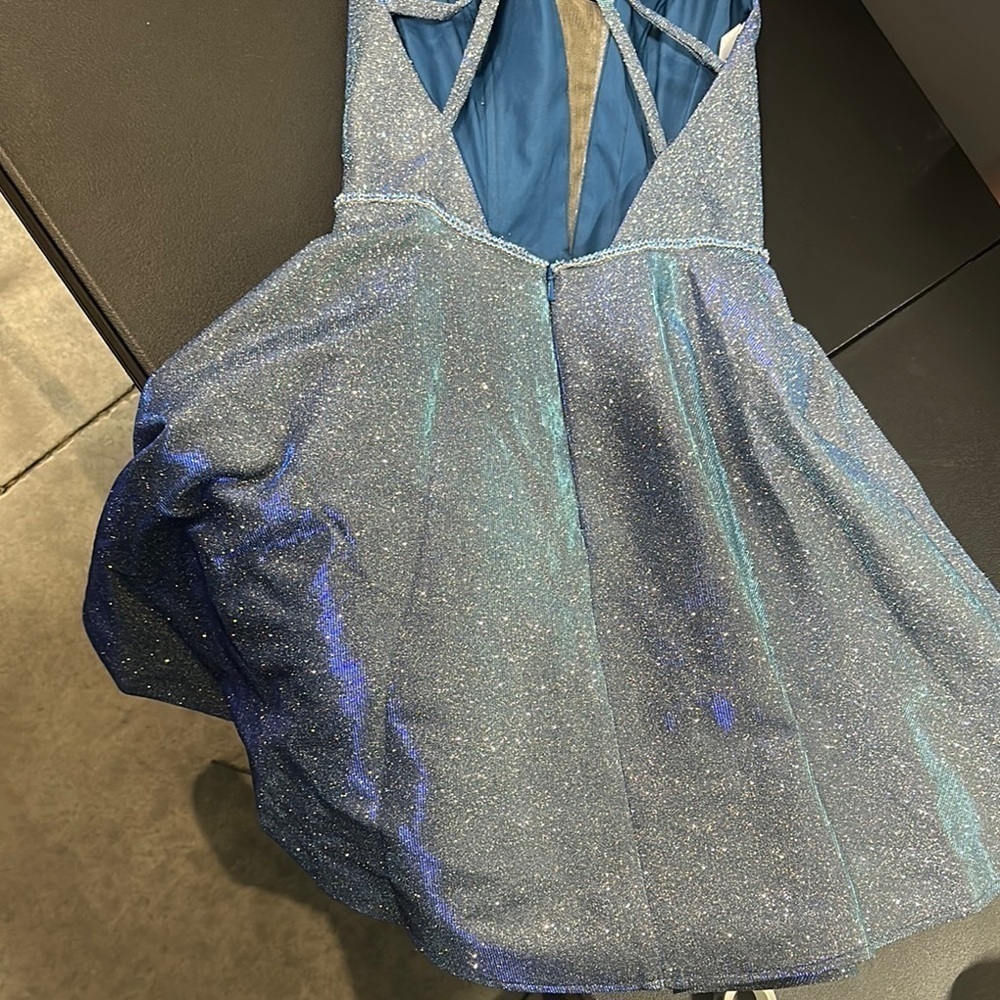 Tiffany sparkling blue dress with plunging neck line and flowing skirt size 0 - Picture 8 of 12